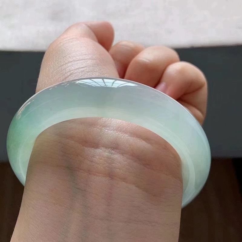 少女向けライトアイスジェイド、ビルマ産グリーン半透明ムーンラ - Lighting のレビューと価格